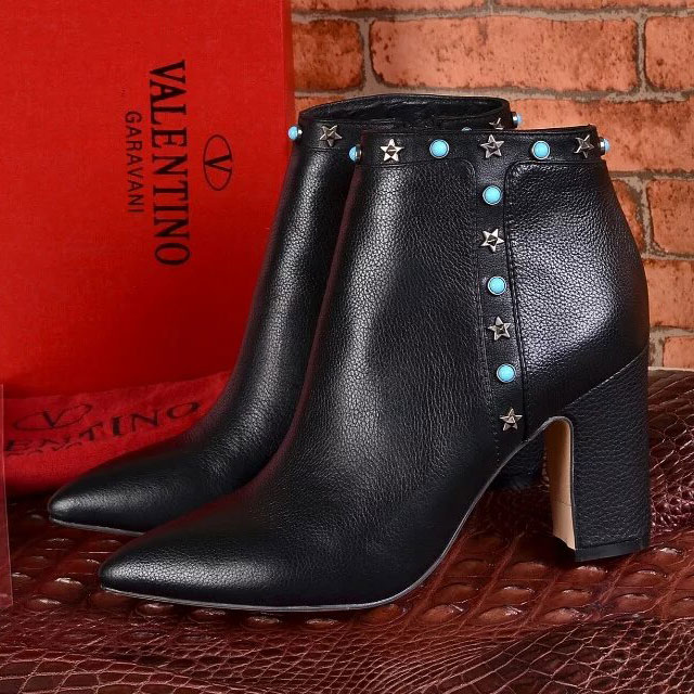 2016 Valentino women Boots in Calfskin leather