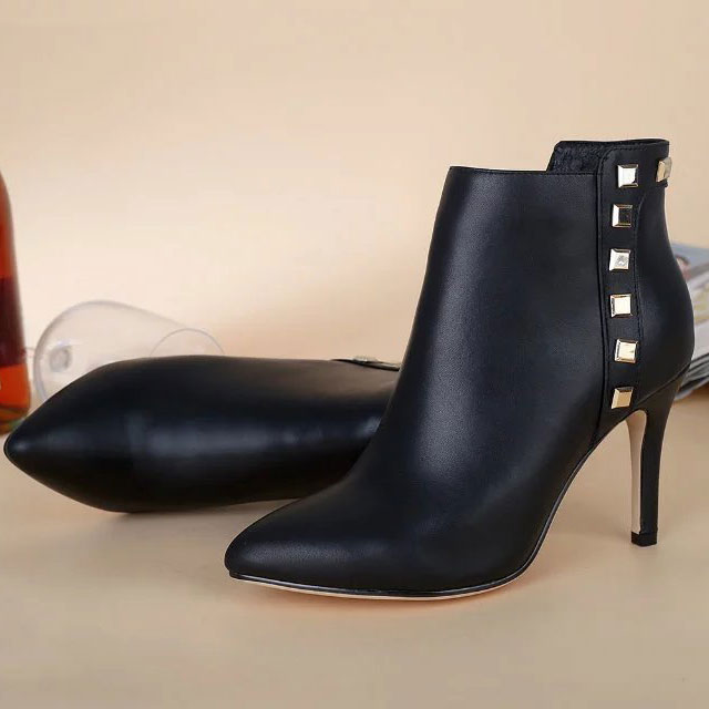 2016 Valentino women Boots in Calfskin leather