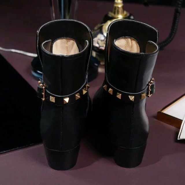 2016 Valentino women Boots in Calfskin leather