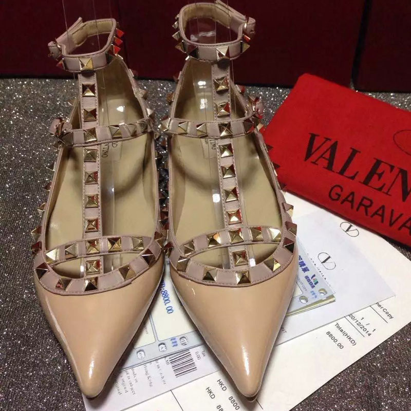 2016 Valentino women Flat shoes in patent leather with Rivet