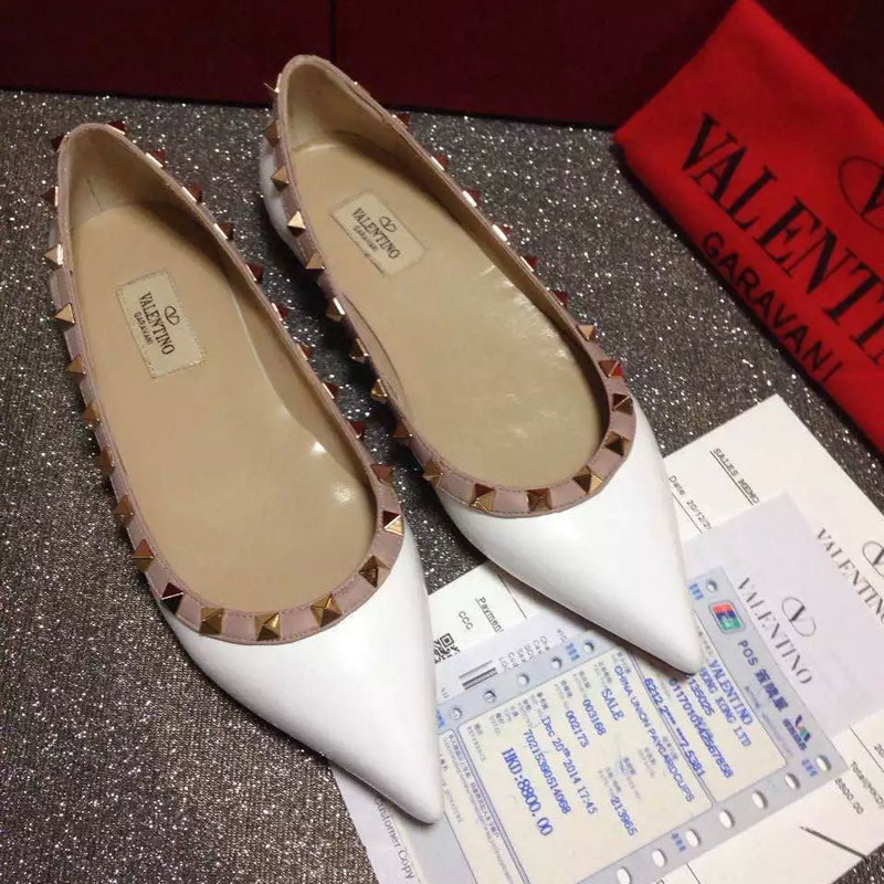 2016 Valentino women Flat shoes in patent leather with Rivet