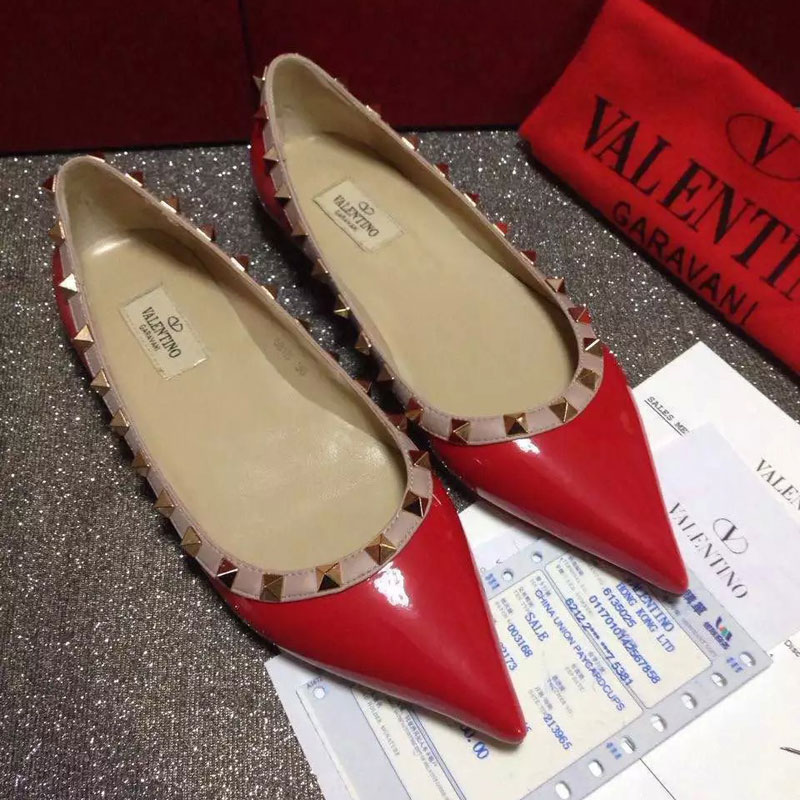 2016 Valentino women Flat shoes in patent leather with Rivet