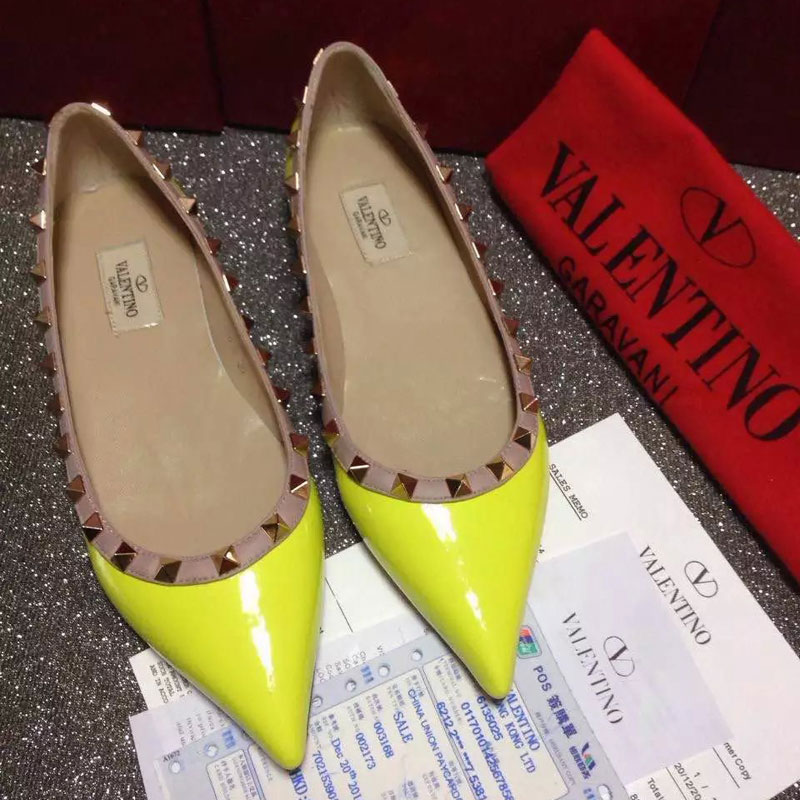 2016 Valentino women Flat shoes in patent leather with Rivet