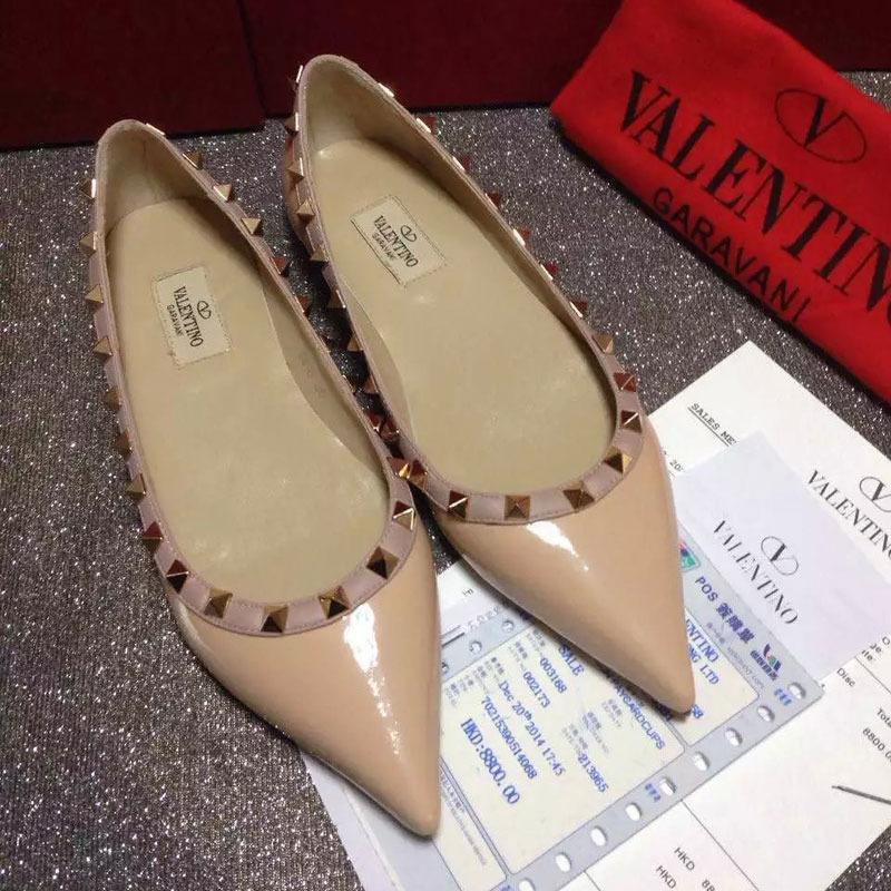 2016 Valentino women Flat shoes in patent leather with Rivet