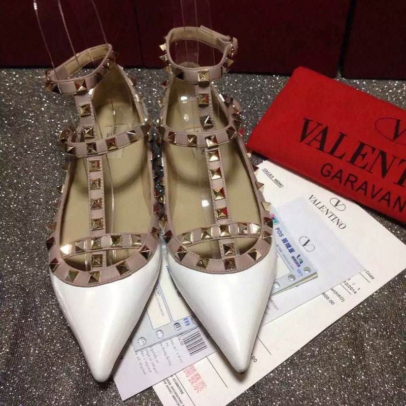 2016 Valentino women Flat shoes in patent leather with Rivet