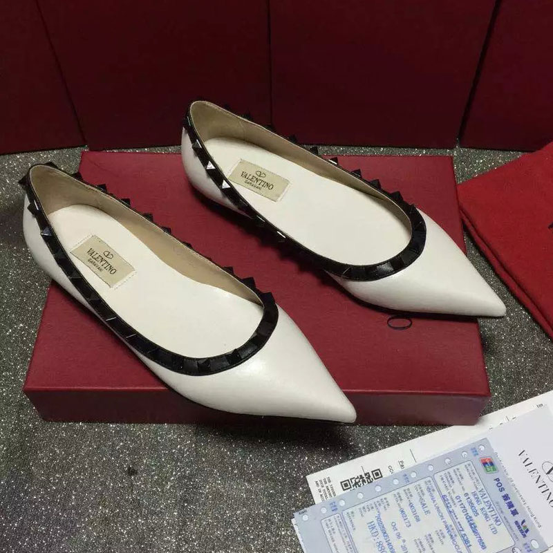 2016 Valentino women Flat shoes in sheepskin leather with Rivet