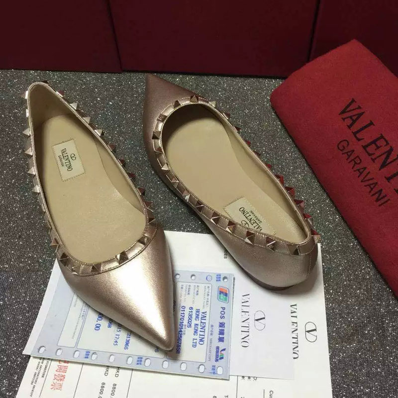 2016 Valentino women Flat shoes in sheepskin leather with Rivet