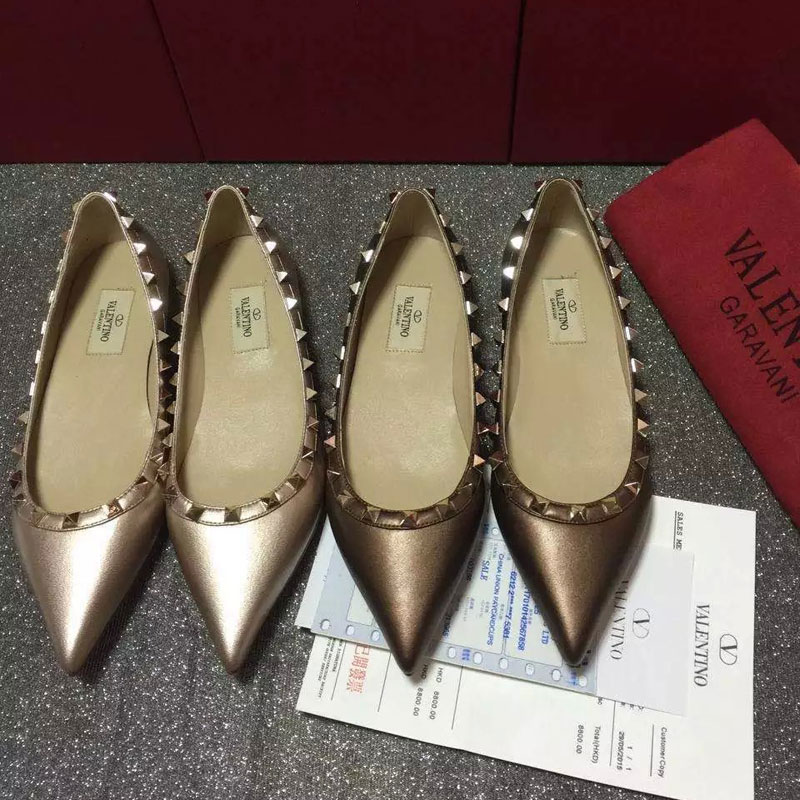 2016 Valentino women Flat shoes in sheepskin leather with Rivet