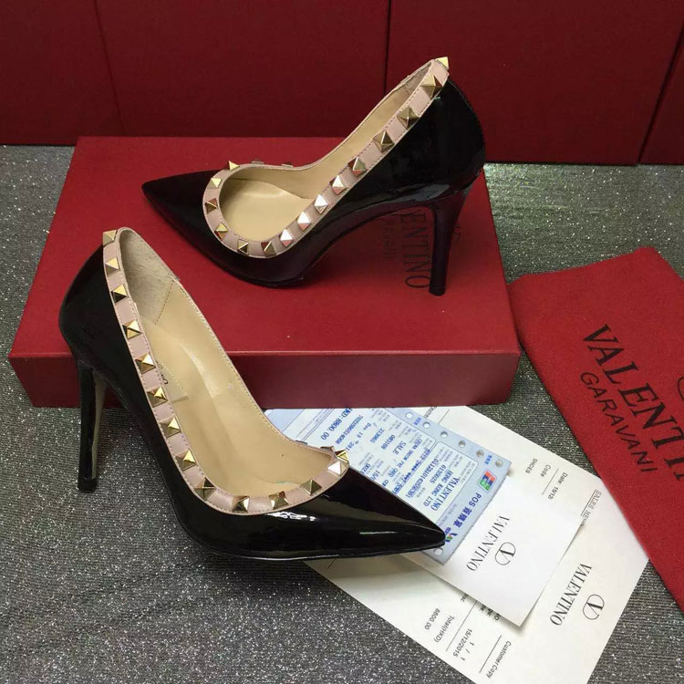 2016 Valentino women shoes in Patent leather with Rivet 9.5cm