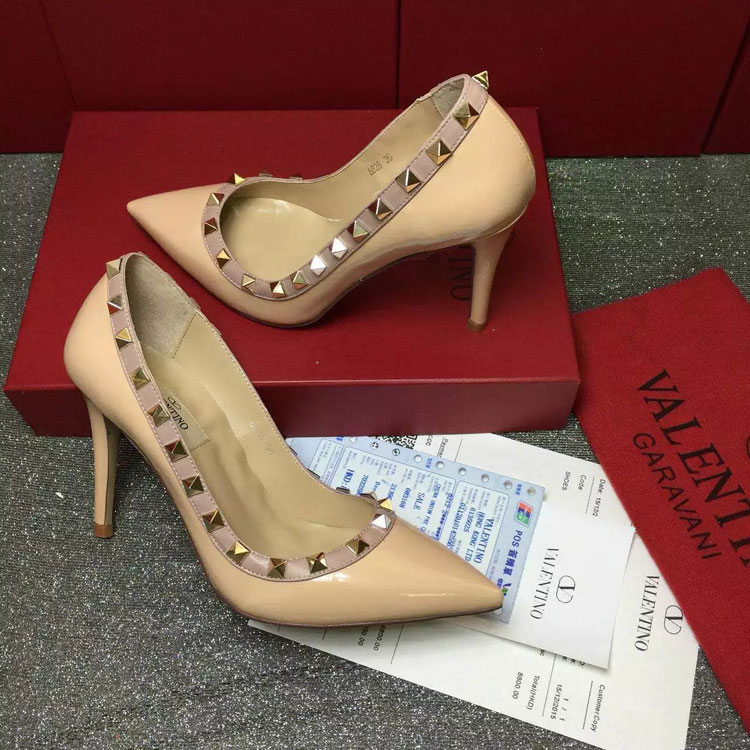 2016 Valentino women shoes in Patent leather with Rivet 9.5cm