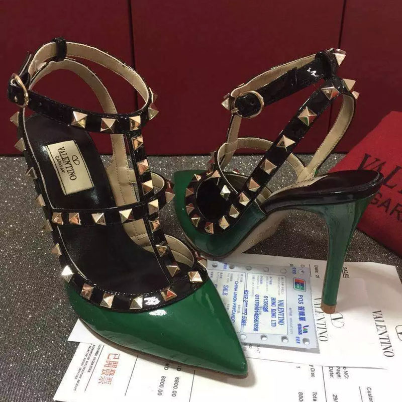 2016 Valentino women shoes in Patent leather with Rivet Heel Height 9.5cm