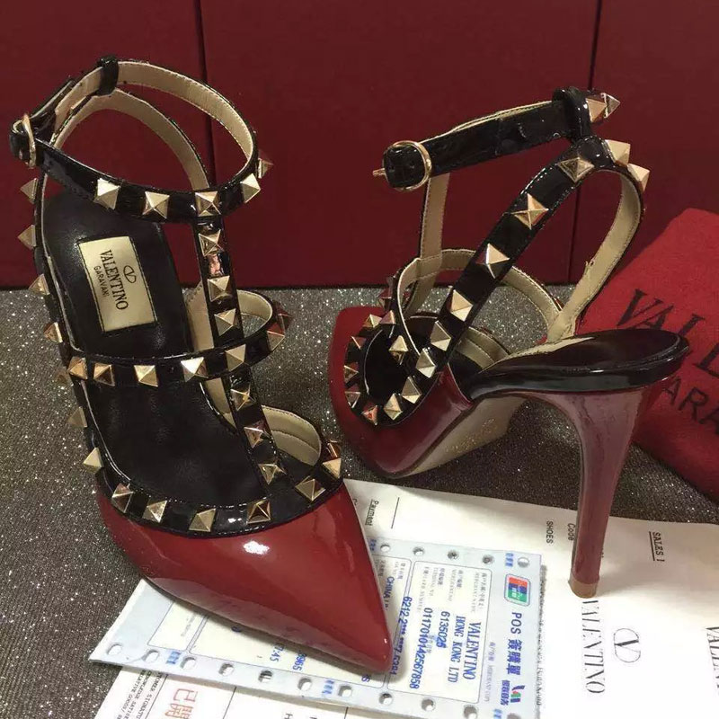 2016 Valentino women shoes in Patent leather with Rivet Heel Height 9.5cm