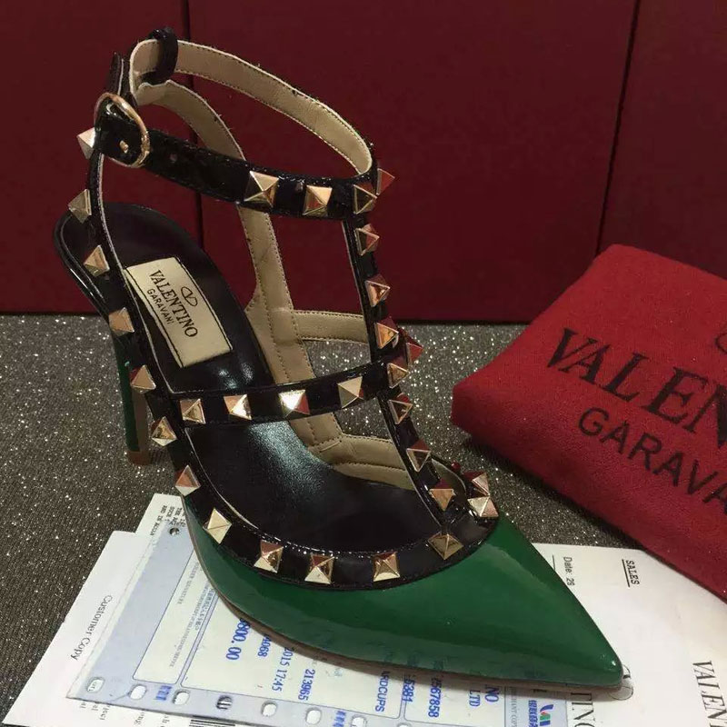 2016 Valentino women shoes in Patent leather with Rivet Heel Height 9.5cm