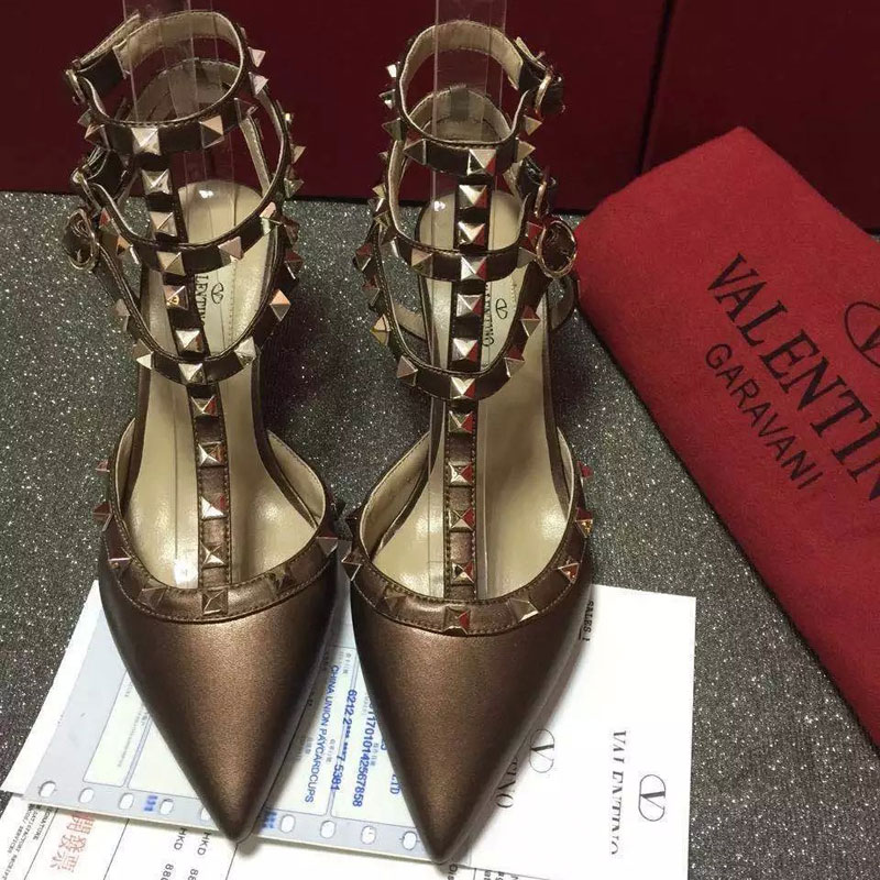 2016 Valentino women shoes in sheepskin leather with Rivet Heel Height 6.5cm