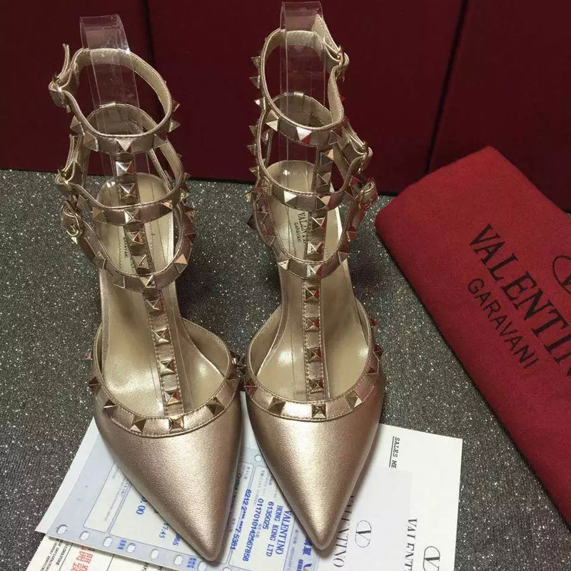 2016 Valentino women shoes in sheepskin leather with Rivet Heel Height 6.5cm