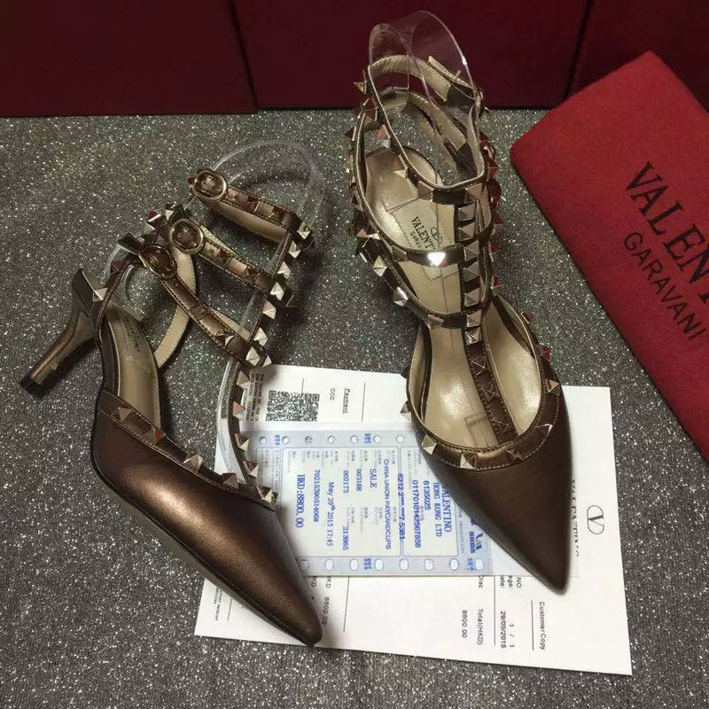 2016 Valentino women shoes in sheepskin leather with Rivet Heel Height 6.5cm