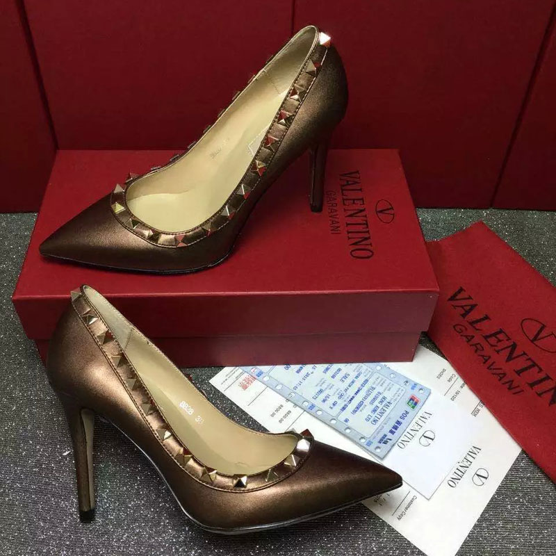 2016 Valentino women shoes in sheepskin leather with Rivet Heel Height 9.5cm