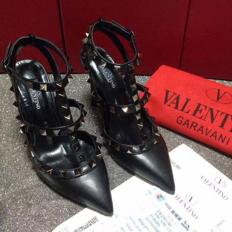 2016 Valentino women shoes in sheepskin leather with Rivet Heel Height 9.5cm