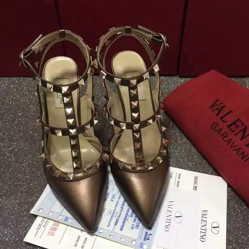 2016 Valentino women shoes in sheepskin leather with Rivet Heel Height 9.5cm