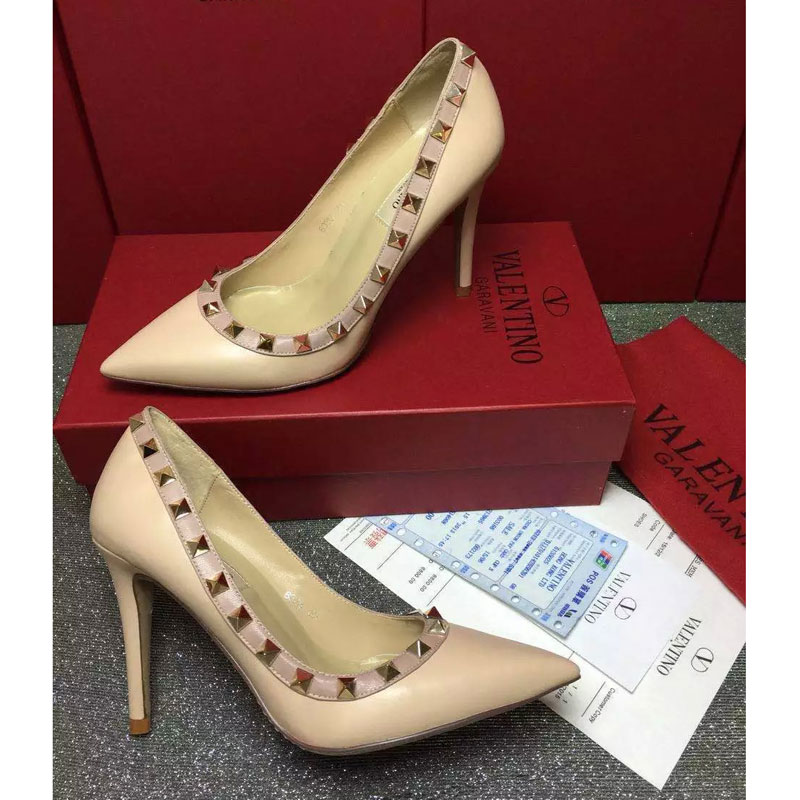 2016 Valentino women shoes in sheepskin leather with Rivet Heel Height 9.5cm