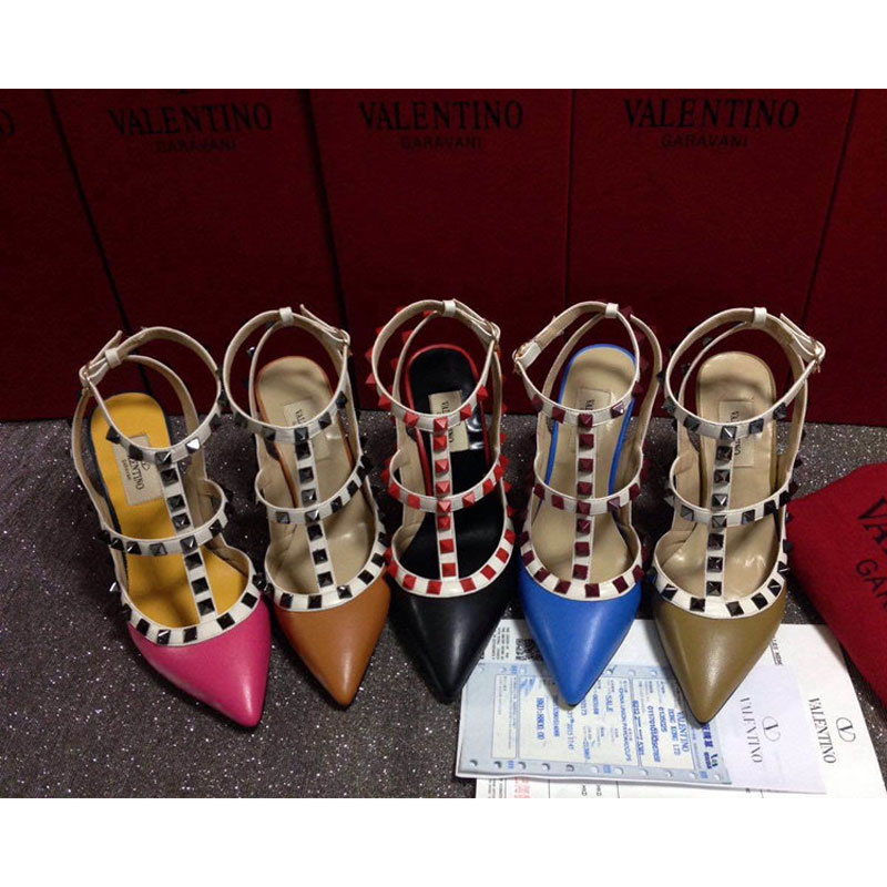 2016 Valentino women shoes in sheepskin leather with Rivet Heel Height 9.5cm