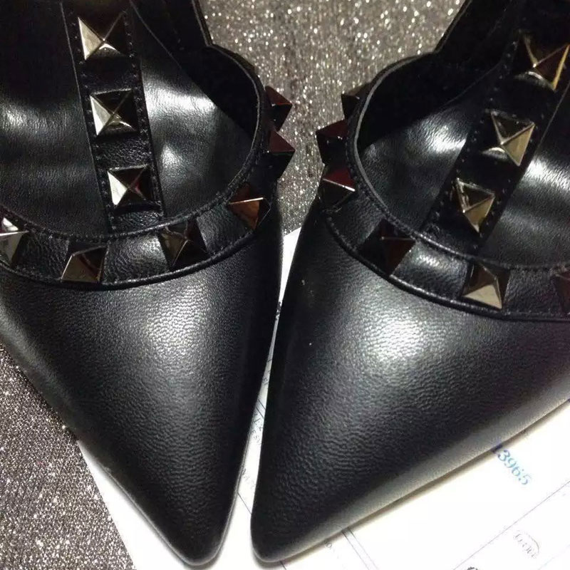 2016 Valentino women shoes in sheepskin leather with Rivet Heel Height 9.5cm