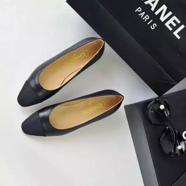 2016 chanle Flat shoes in Cowhide leather