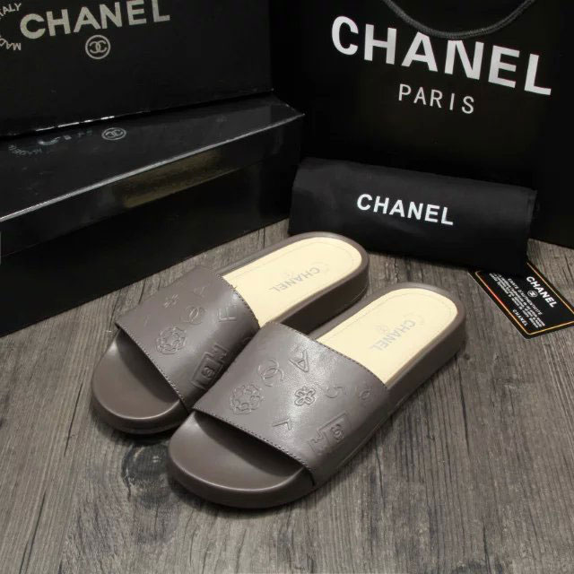 2016 chanle Slippers in Calfskin leather