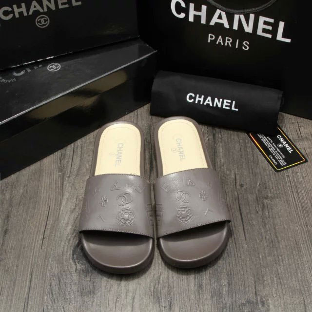 2016 chanle Slippers in Calfskin leather