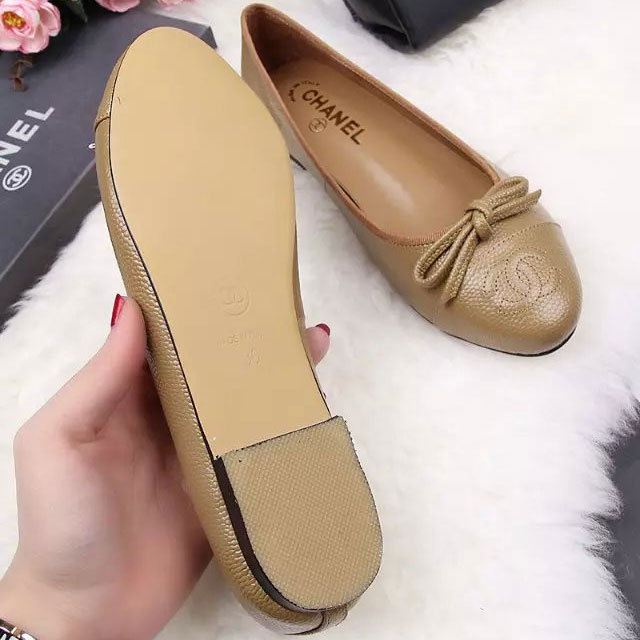 2016 chanle flat shoes in Cowhide leather