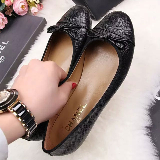 2016 chanle flat shoes in Cowhide leather