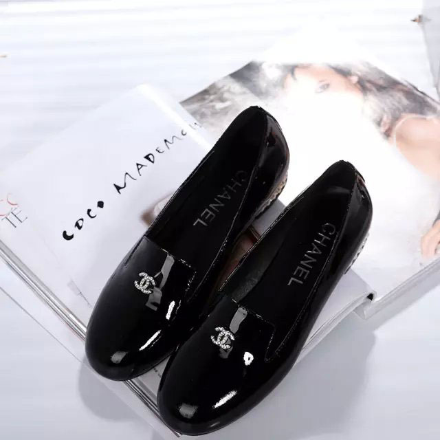 2016 chanle shoes in Patent leather