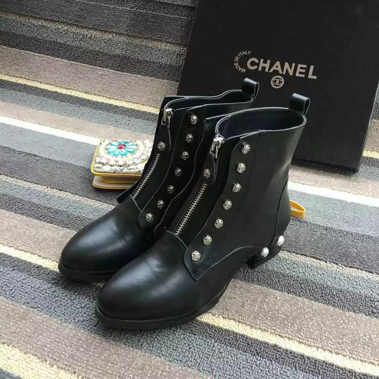 2016 chanle women Boots in Calfskin Leather