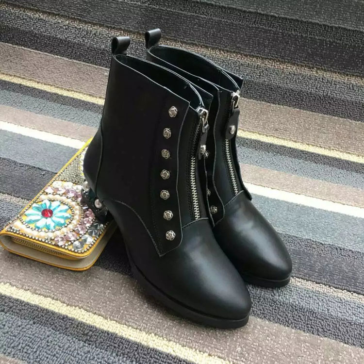 2016 chanle women Boots in Calfskin Leather