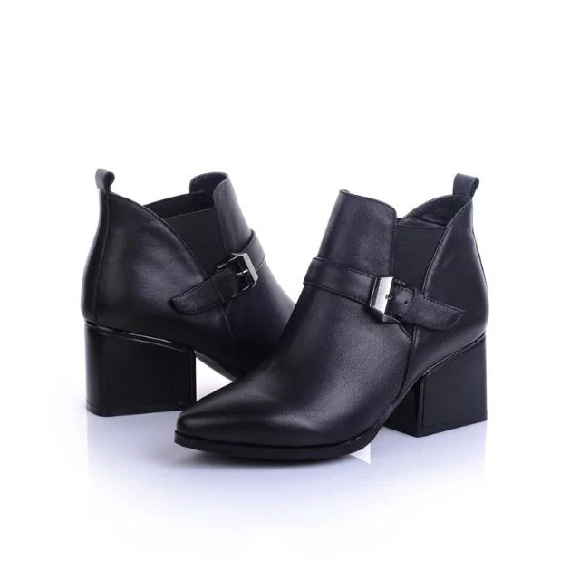 2016 chanle women Boots in Calfskin leather