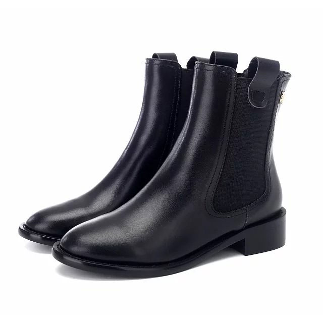 2016 chanle women Boots in Calfskin leather