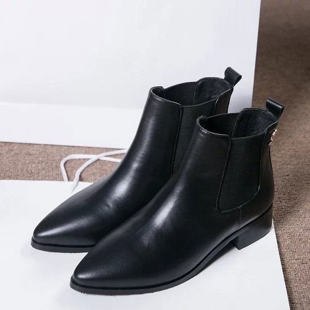 2016 chanle women Boots in Calfskin leather