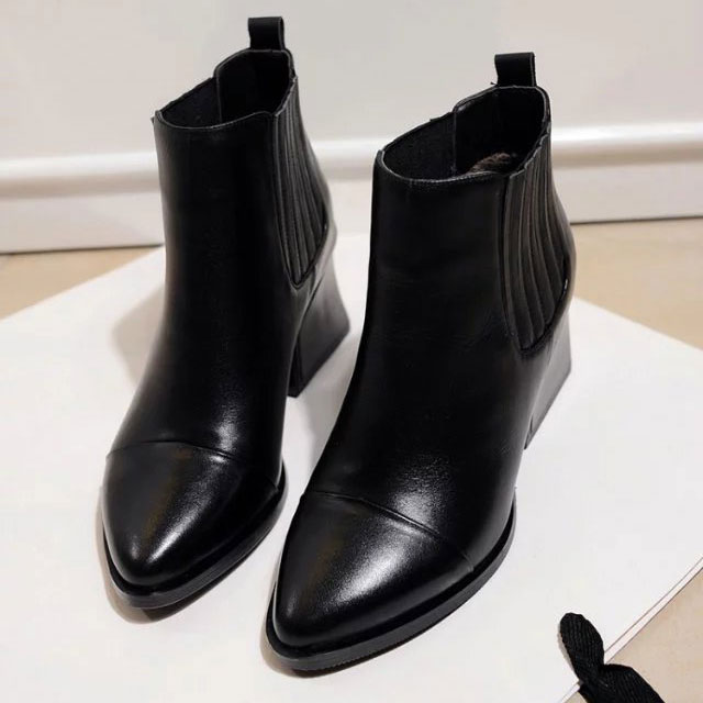 2016 chanle women Boots in Calfskin leather