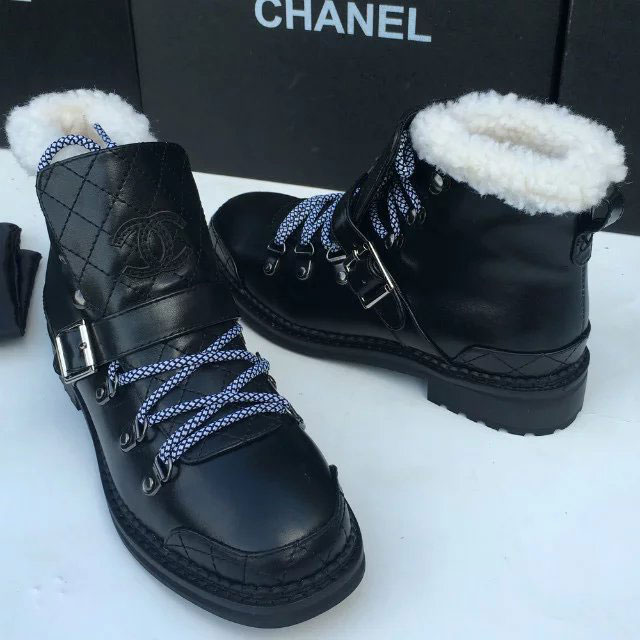 2016 chanle women Boots in Calfskin leather