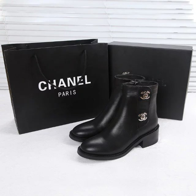 2016 chanle women Boots in Calfskin leather