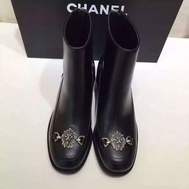 2016 chanle women Boots in Calfskin leather