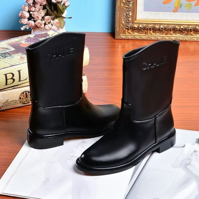 2016 chanle women Boots in Calfskin leather