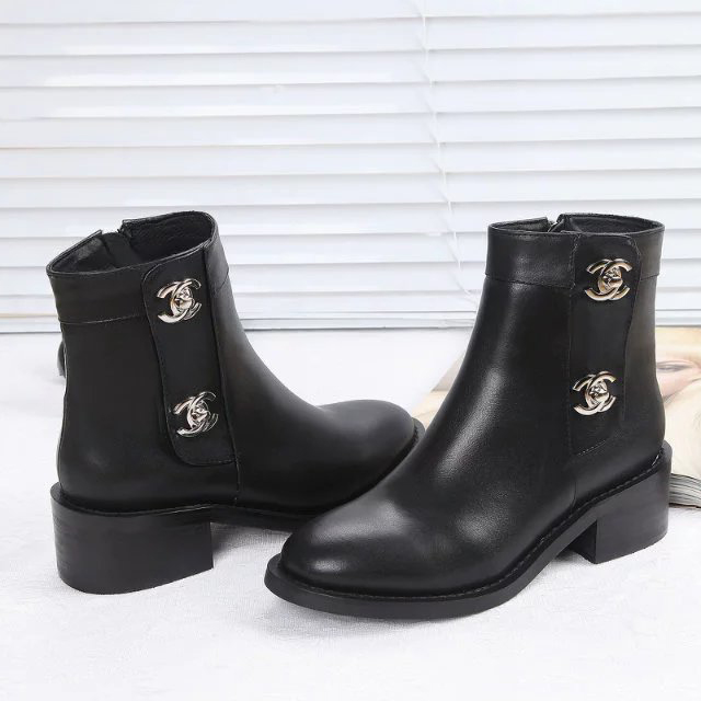 2016 chanle women Boots in Calfskin leather