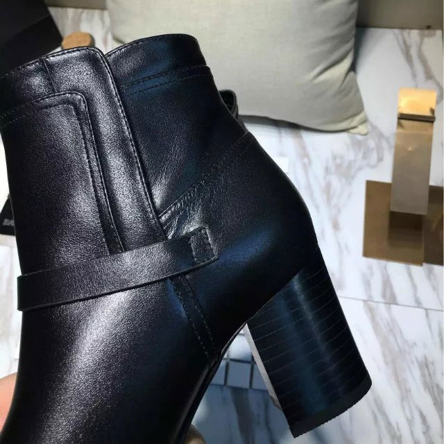 2016 chanle women Boots in Calfskin leather