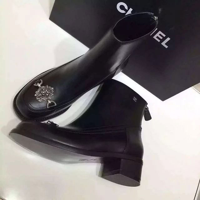 2016 chanle women Boots in Calfskin leather