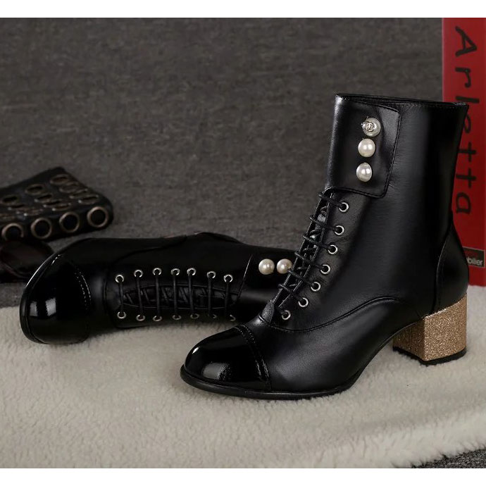 2016 chanle women Boots in Calfskin leather