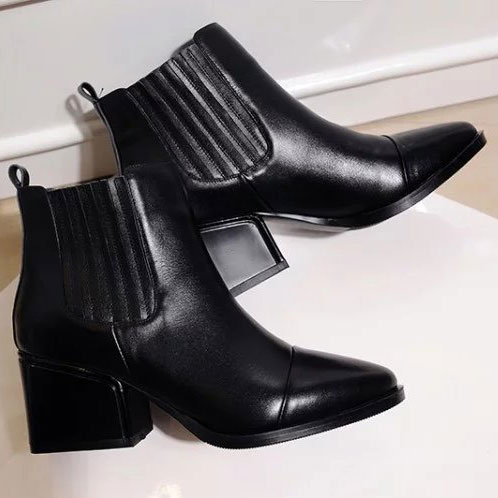 2016 chanle women Boots in Calfskin leather