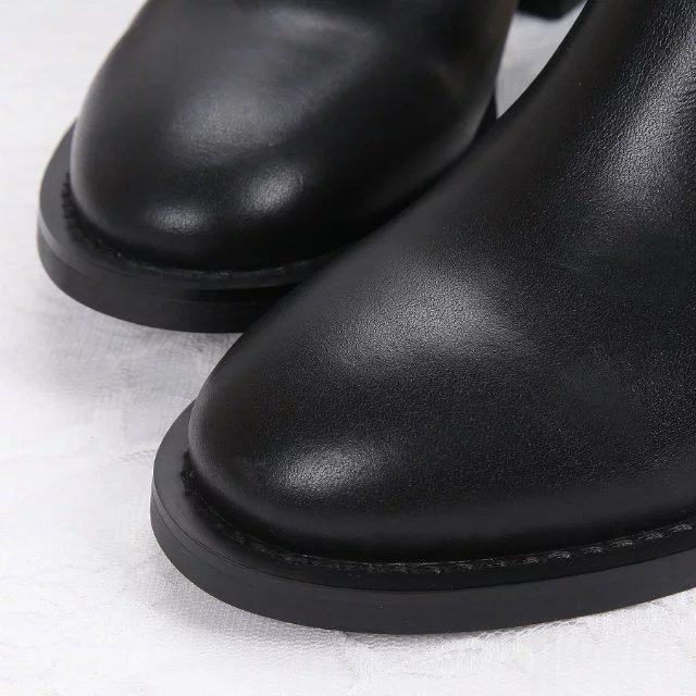 2016 chanle women Boots in Calfskin leather