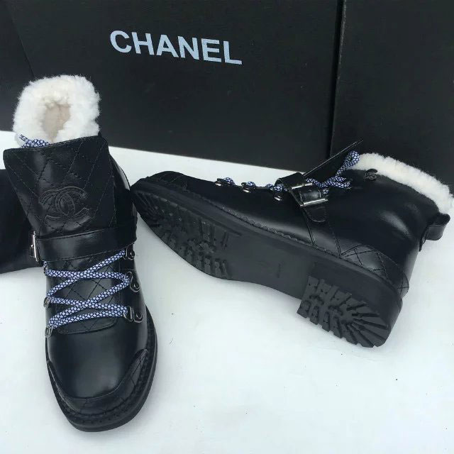 2016 chanle women Boots in Calfskin leather