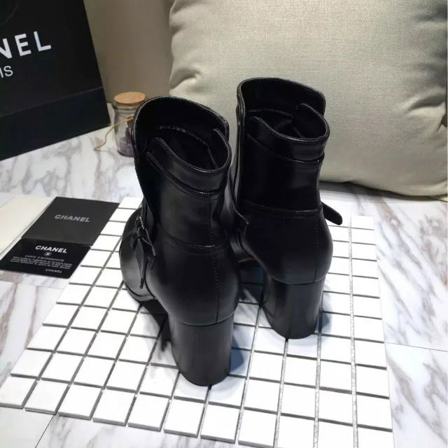 2016 chanle women Boots in Calfskin leather